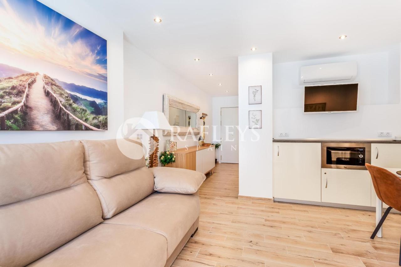 Modern 1 BR apartement in very center of Marbella. Buitenkant foto