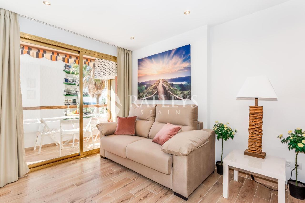 Modern 1 BR apartement in very center of Marbella. Buitenkant foto