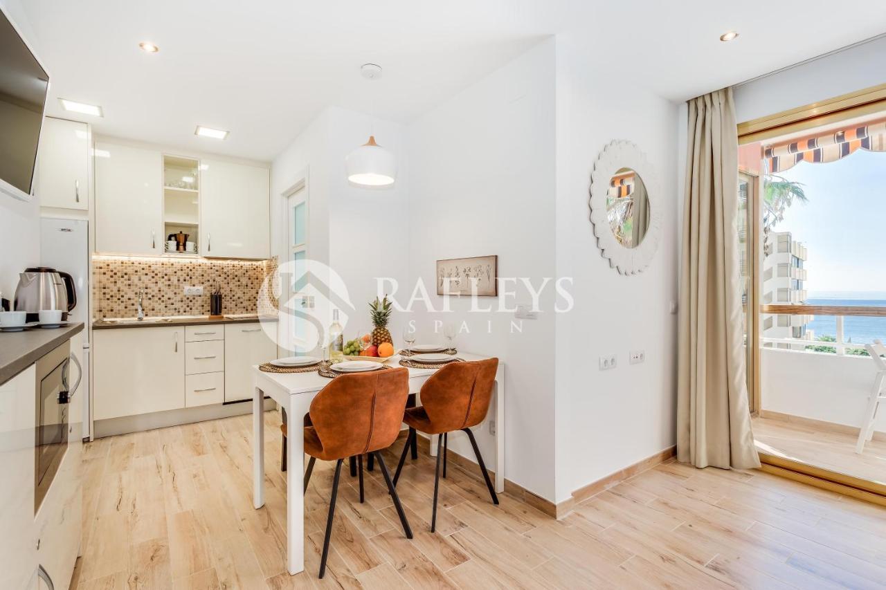 Modern 1 BR apartement in very center of Marbella. Buitenkant foto