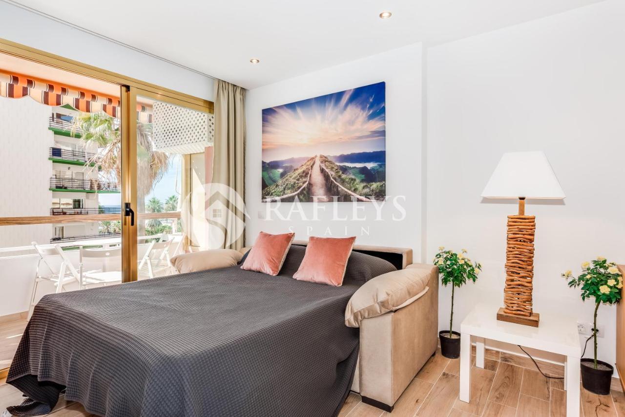 Modern 1 BR apartement in very center of Marbella. Buitenkant foto